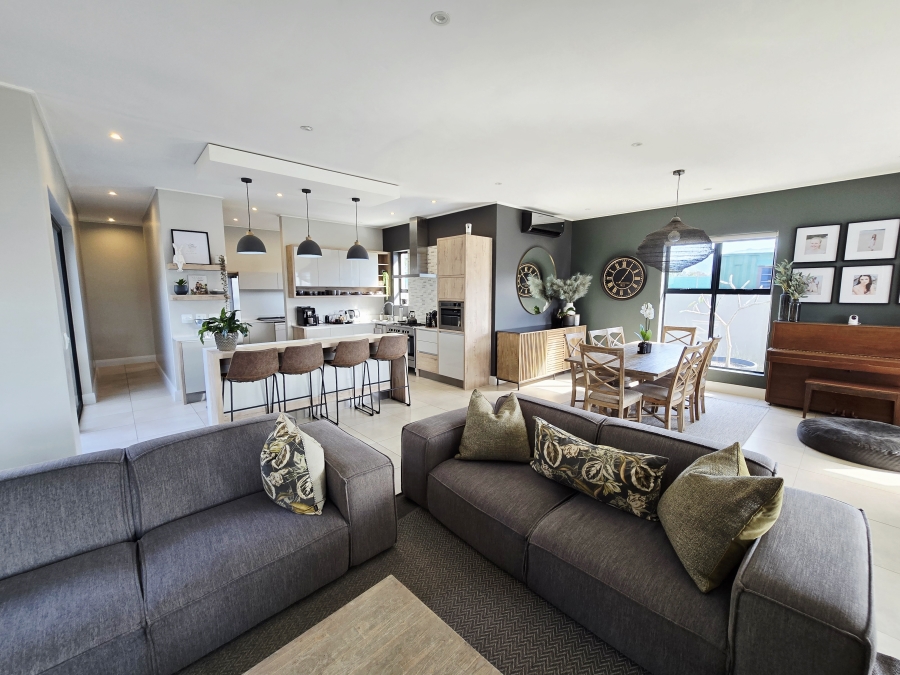 4 Bedroom Property for Sale in Kingswood Golf Estate Western Cape